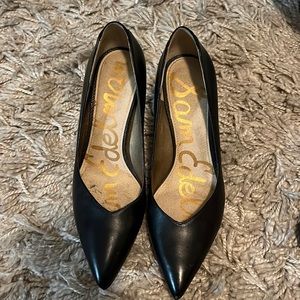 Black short heel shoes